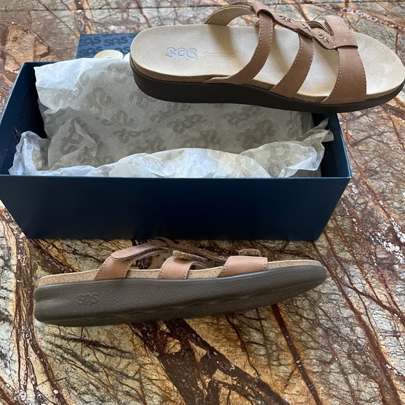 SAS Sandals size 9 - Picture 6 of 10